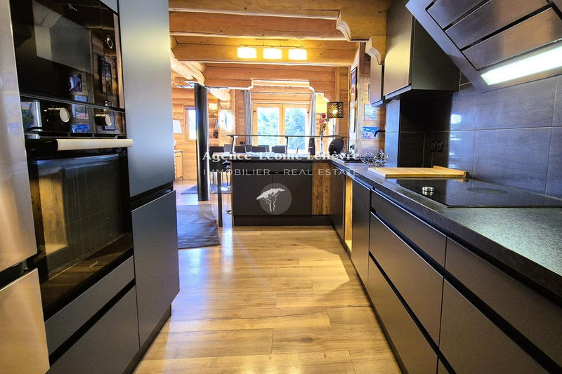 Châlet - 240 m² - 10 pièces