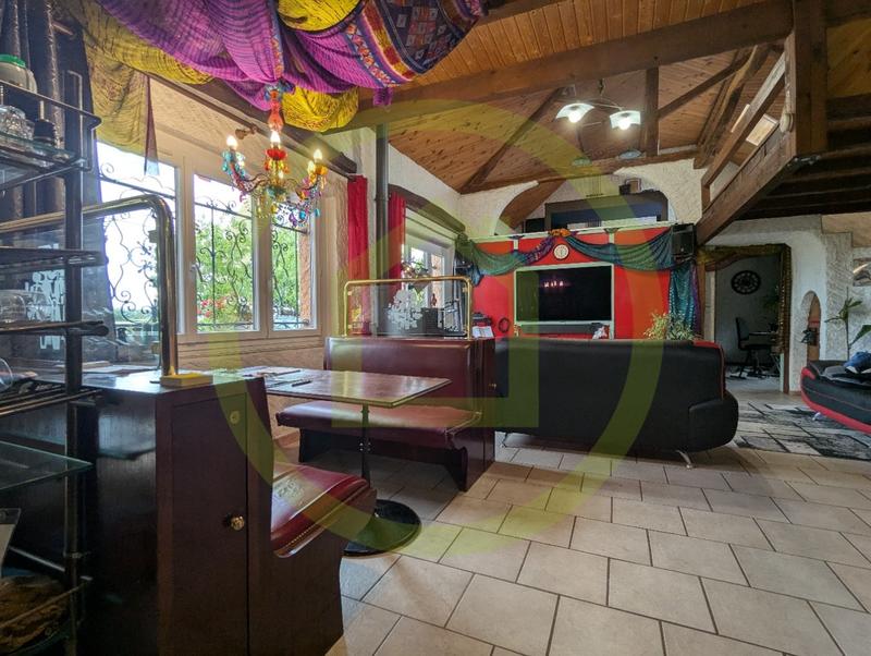 Maison - 131 m² - 8 pièces