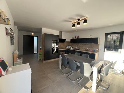 Maison - 105 m² - 4 pièces