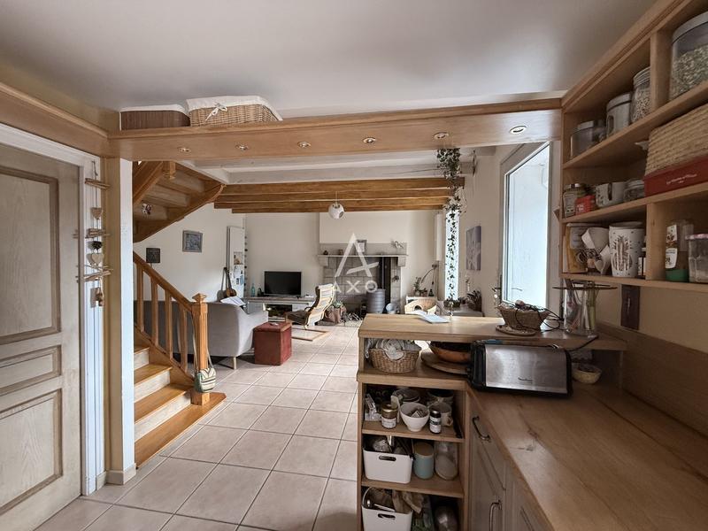 Maison - 210 m² - 9 pièces