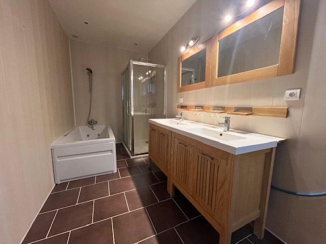 Maison - 142 m² - 7 pièces