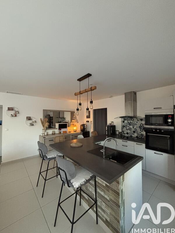 Maison - 90 m² - 4 pièces