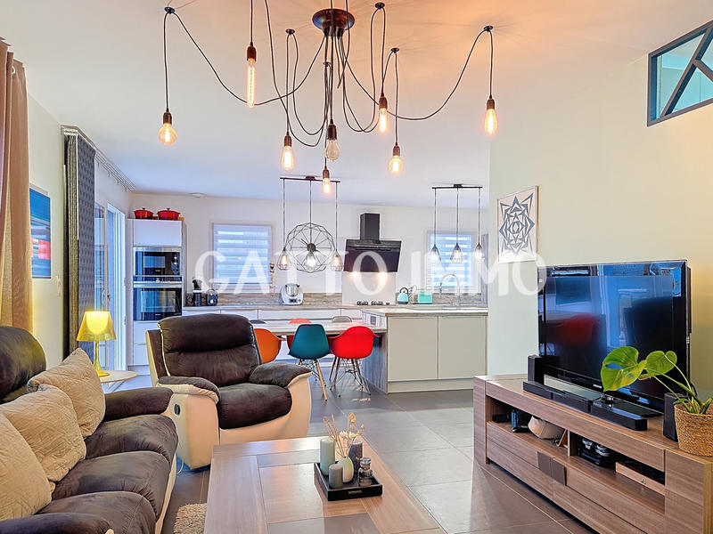 Maison - 102 m² - 4 pièces