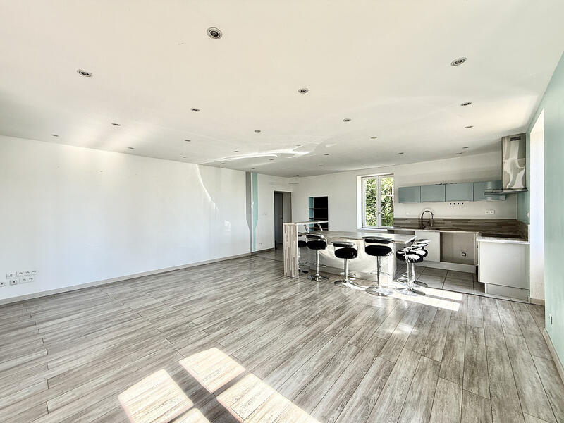 Appartement - 103 m² - 3 pièces