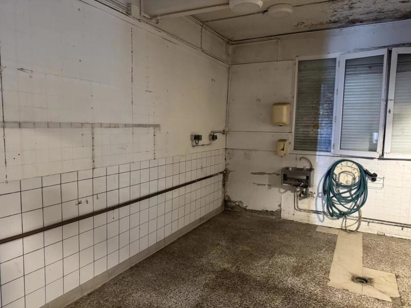 Propriété - 625 m²