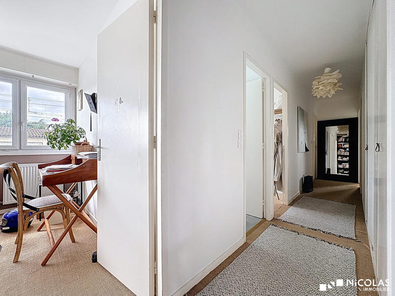 Appartement - 118 m² - 6 pièces