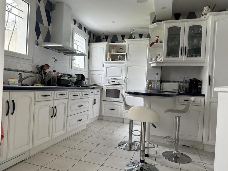 Maison - 248 m² - 11 pièces