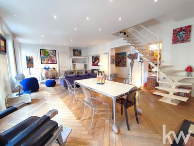 Appartement - 215 m² - 6 pièces