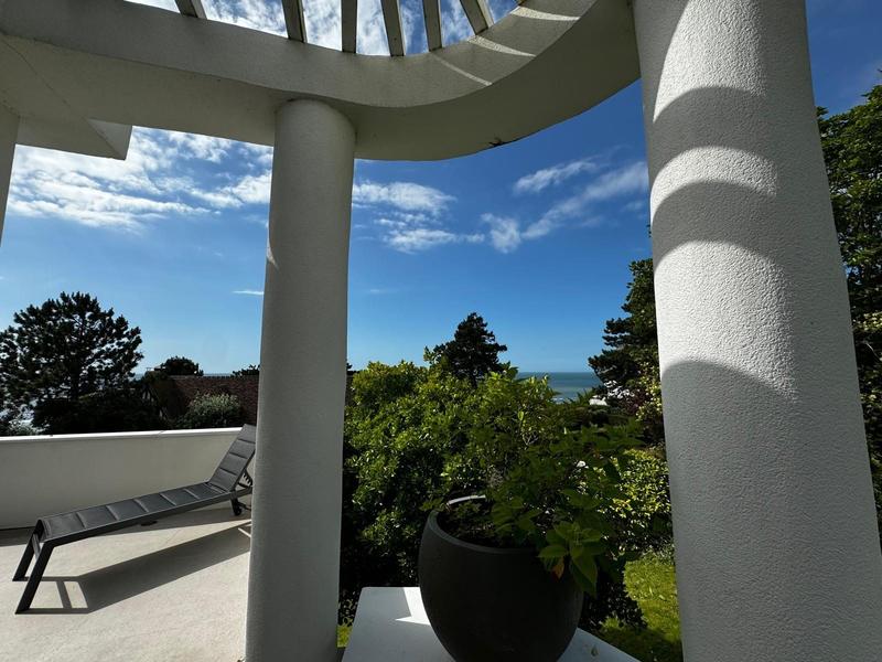 Maison contemporaine - 417 m² - 10 pièces