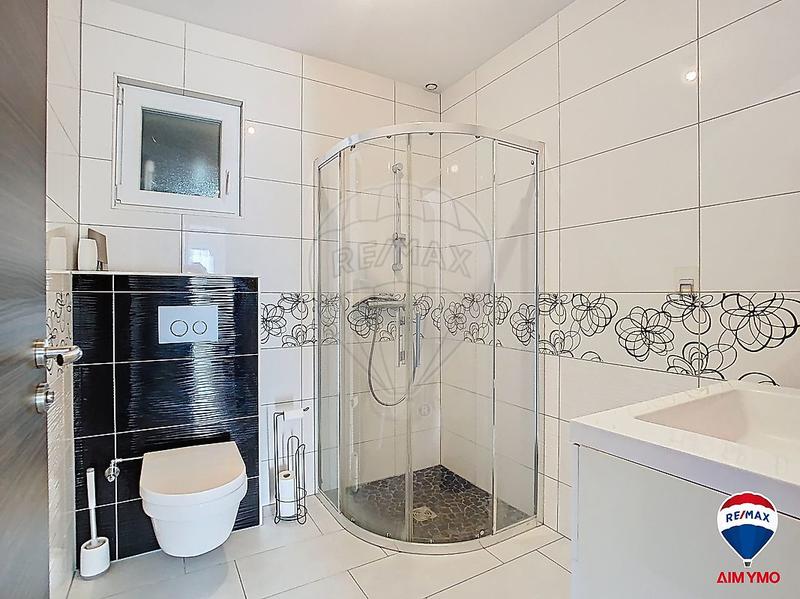 Maison - 173 m² - 8 pièces