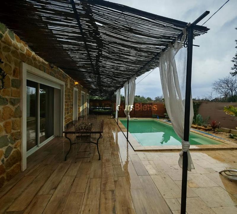 Villa - 164 m² - 8 pièces