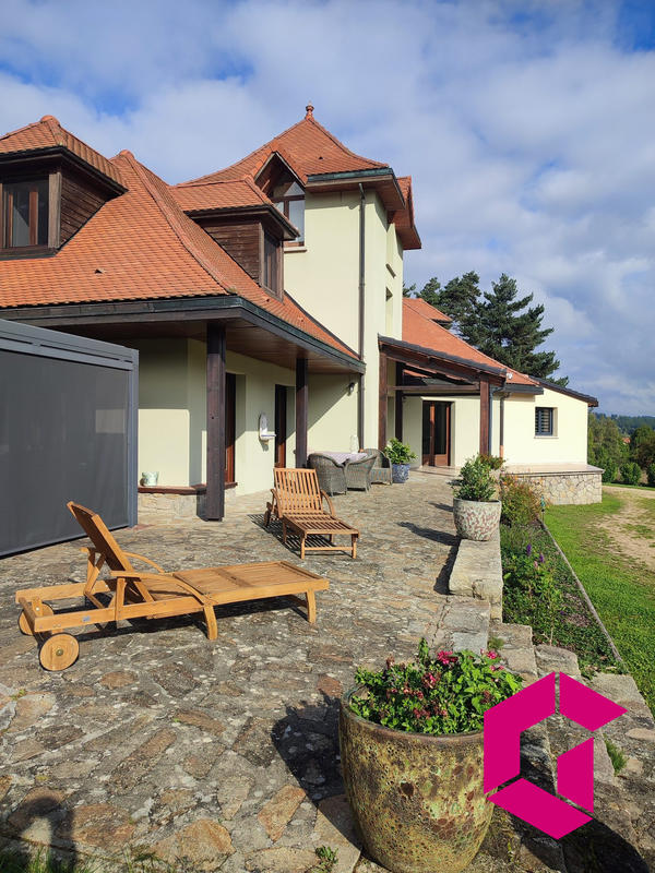 Maison contemporaine - 225 m² - 8 pièces