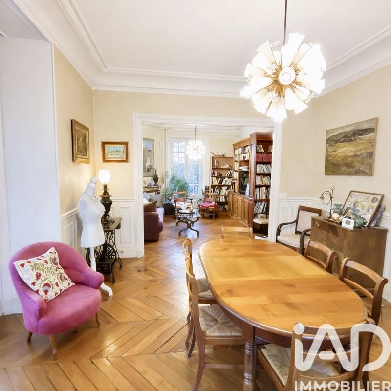 Maison - 210 m² - 8 pièces