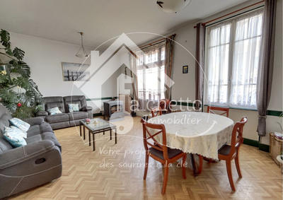 Maison - 170 m² - 8 pièces