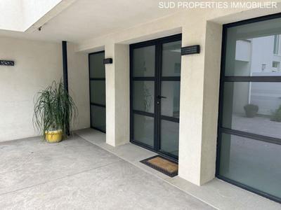 Maison - 210 m² - 6 pièces