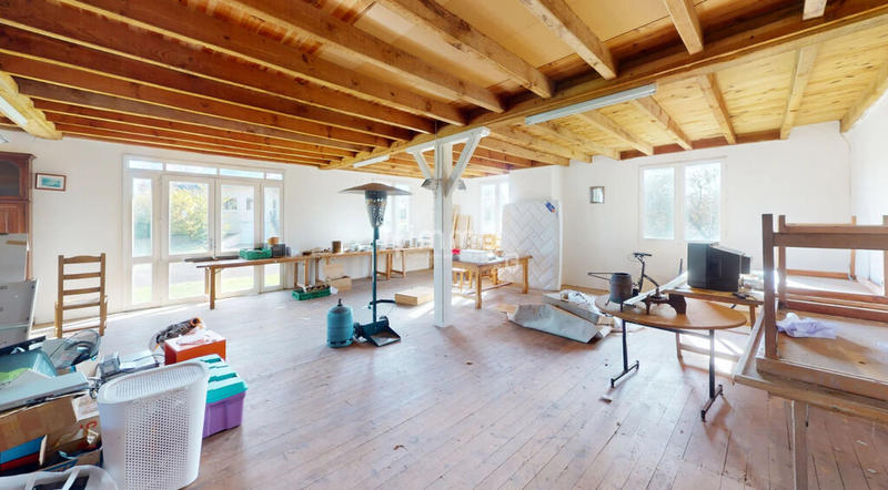 Maison - 382 m² - 9 pièces