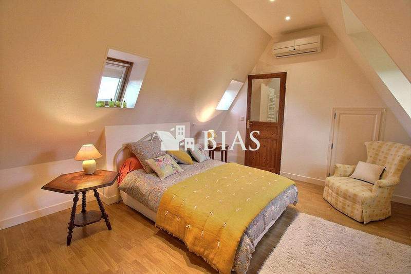 Maison - 264 m² - 10 pièces