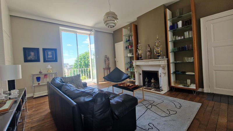 Maison - 205 m² - 9 pièces