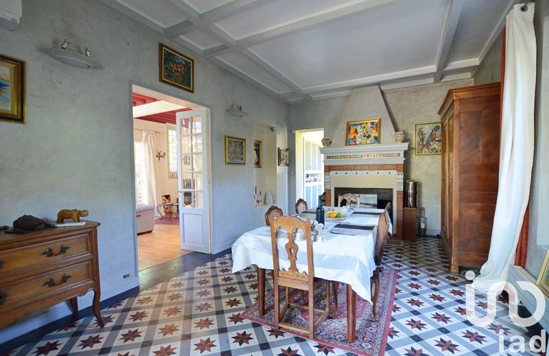 Maison - 180 m² - 8 pièces