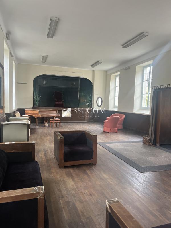 Maison de village - 250 m² - 2 pièces