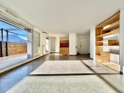 Appartement - 77 m² - 3 pièces