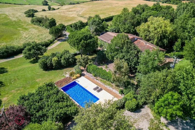 Propriété - 430 m² - 15 pièces