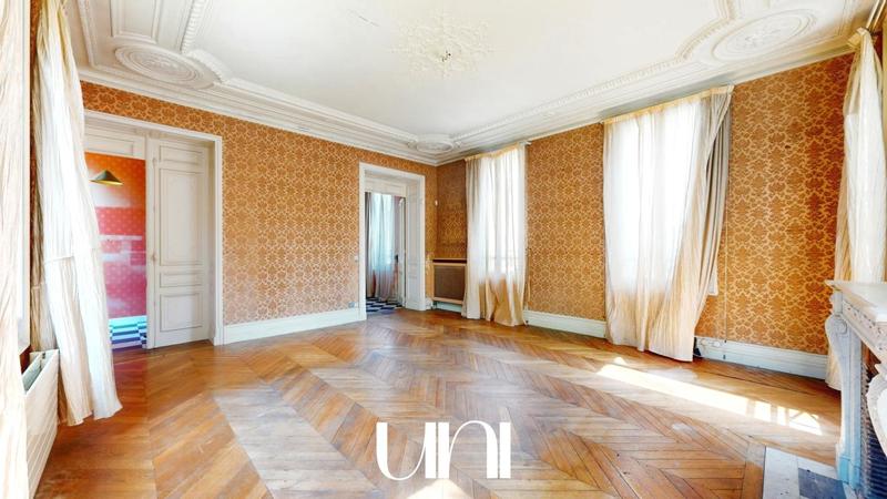 Maison - 427 m² - 14 pièces