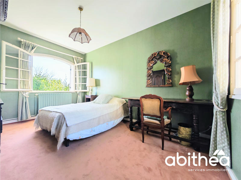 Maison - 250 m² - 11 pièces