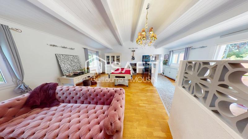 Maison - 205 m² - 6 pièces