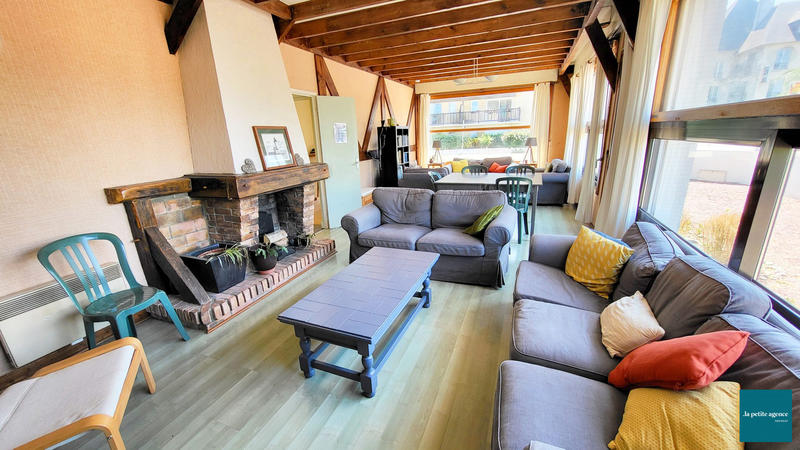 Maison - 366 m² - 20 pièces