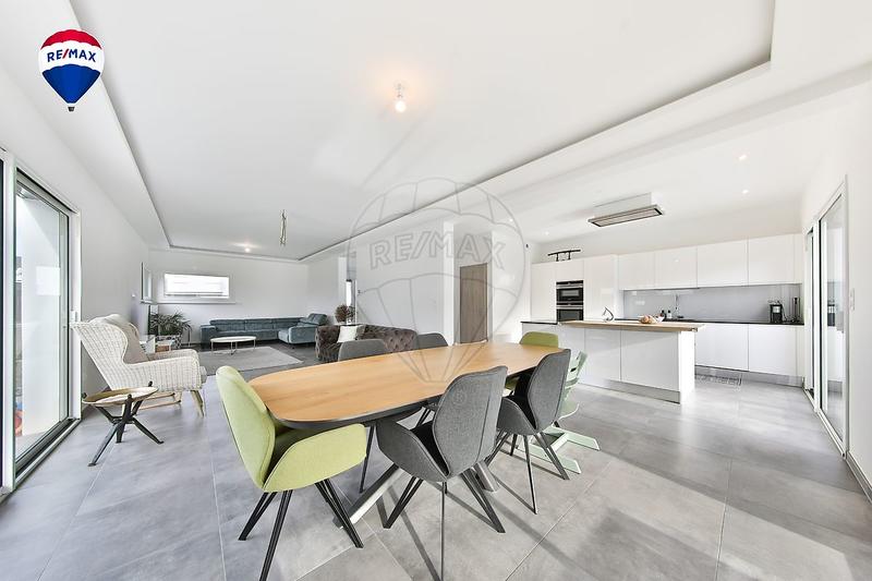 Maison - 160 m² - 6 pièces