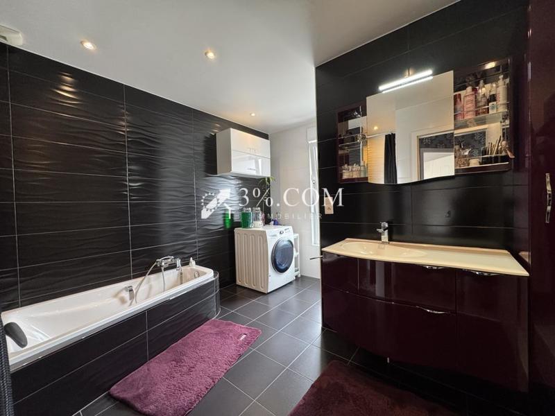 Maison - 98 m² - 5 pièces