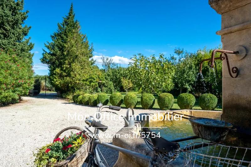 Demeure - 300 m² - 9 pièces