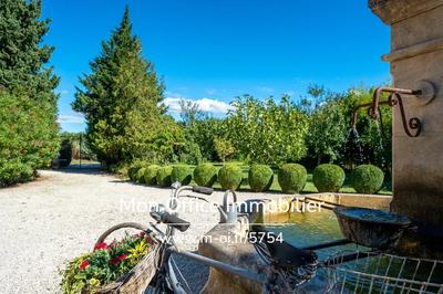 Demeure - 300 m² - 9 pièces