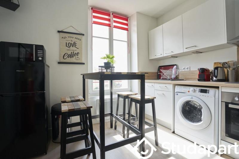 Chambre - 9 m² - 1 pièce