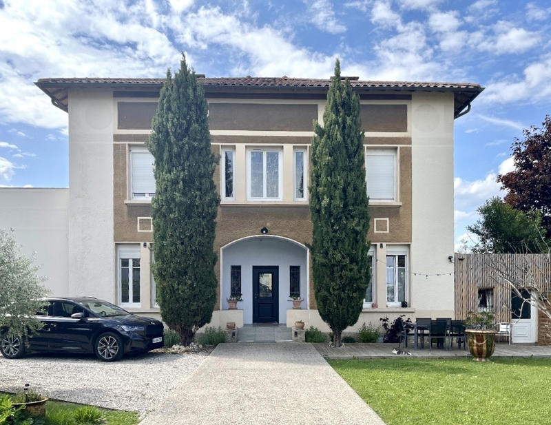 Maison - 262 m² - 10 pièces