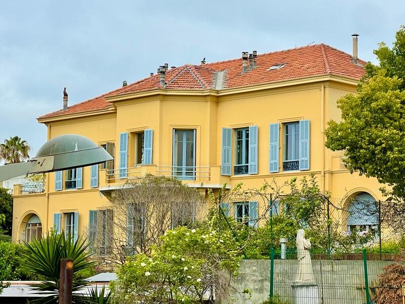 Appartement bourgeois - 73 m² - 2 pièces