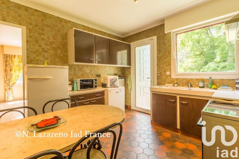 Maison - 233 m² - 9 pièces