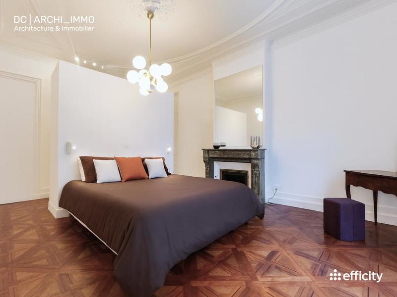 Appartement - 284 m² - 8 pièces