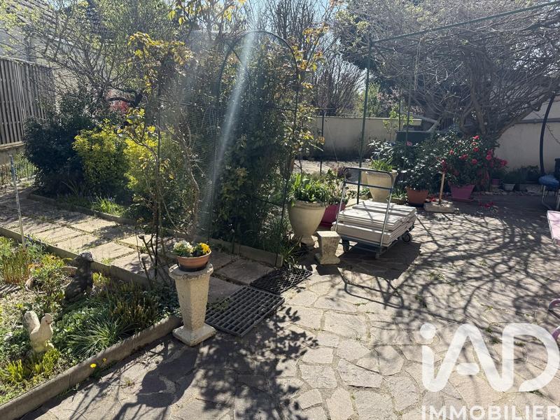 Maison - 238 m² - 9 pièces