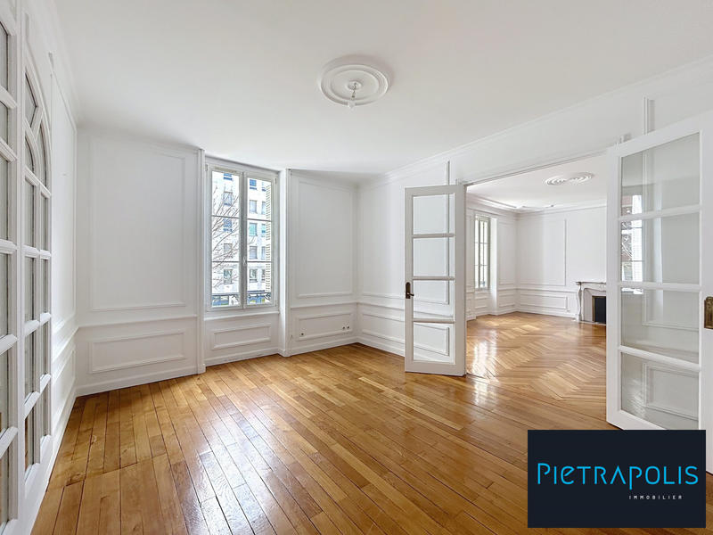 Appartement - 141 m² - 6 pièces