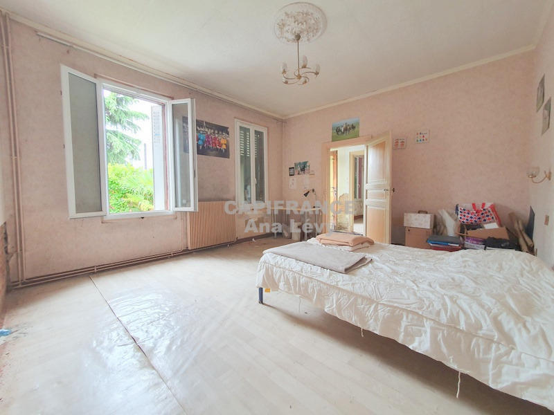 Maison traditionnelle - 165 m² - 6 pièces