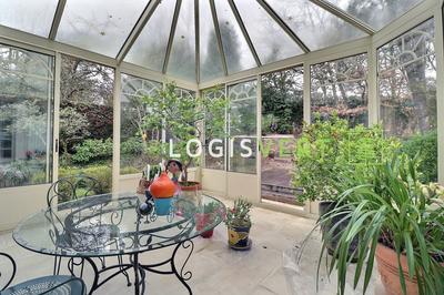 Maison - 225 m² - 9 pièces