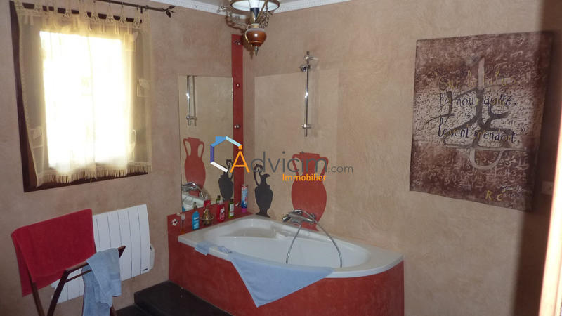 Maison - 210 m² - 6 pièces