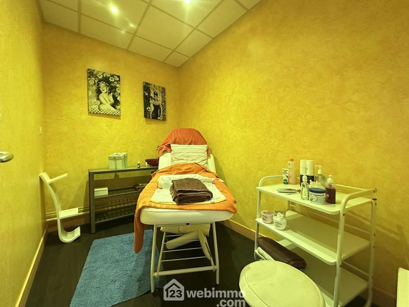 Local commercial - 626 m² - 40 pièces