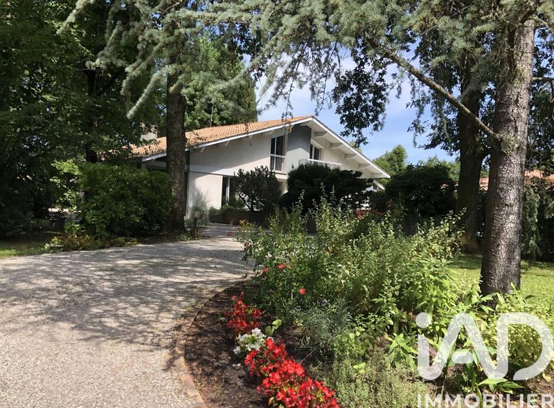 Maison - 184 m² - 7 pièces