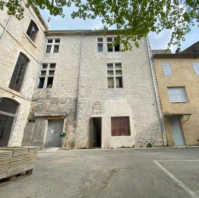 Immeuble - 152 m² - 7 pièces