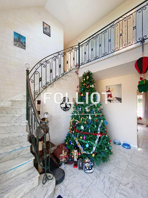 Maison - 174 m² - 5 pièces