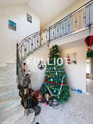 Maison - 174 m² - 5 pièces