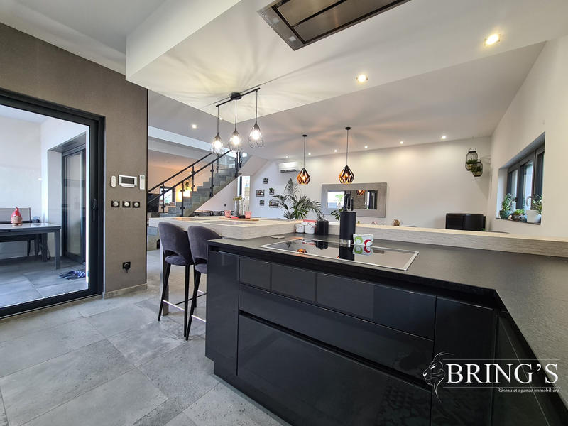 Maison - 162 m² - 5 pièces